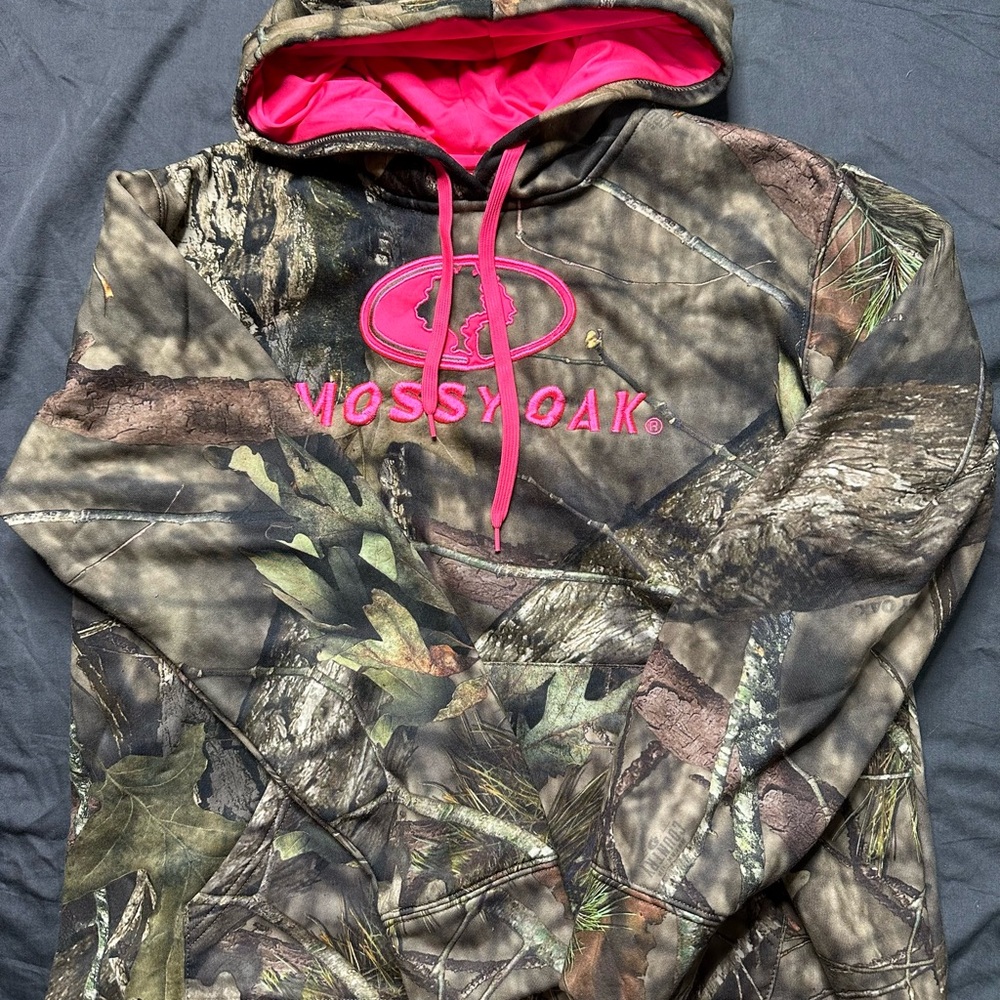 Mossy Oak Realtree Camo Hoodie with Pink Logo & Lining